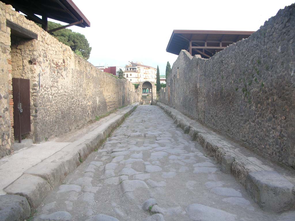 Via Di Nocera East Side Pompeii December 2018 Looking North Along